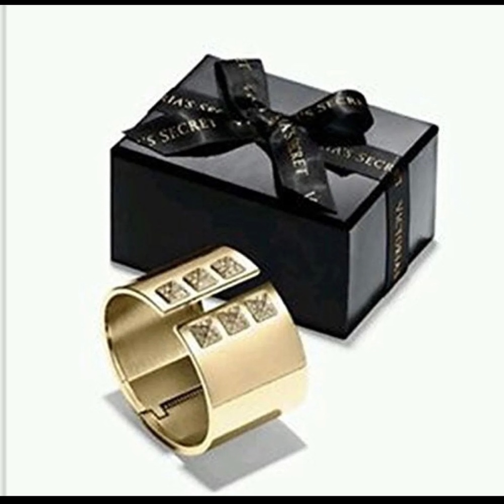 VICTORIA SECRET GOLD CUFF BRACELET